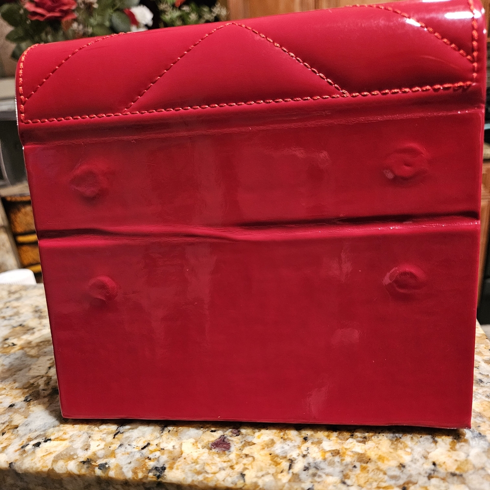 Yves Saint Laurent Red Chevron Quilted Women's Bag - Picture 2 of 5